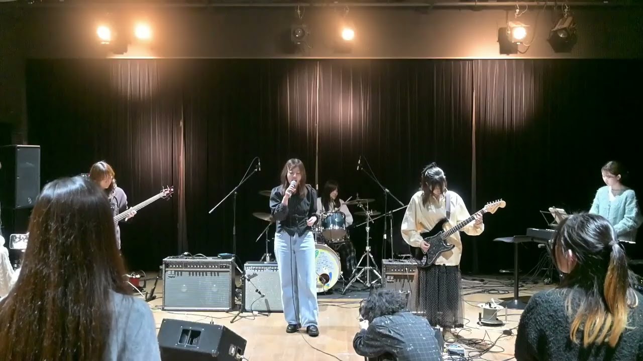 スーパーガール