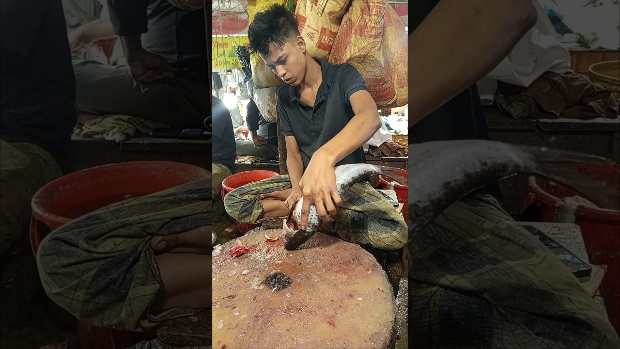 Amazing !! Traditional Perfect Size Rohu Fish Cutting Skills 😱 