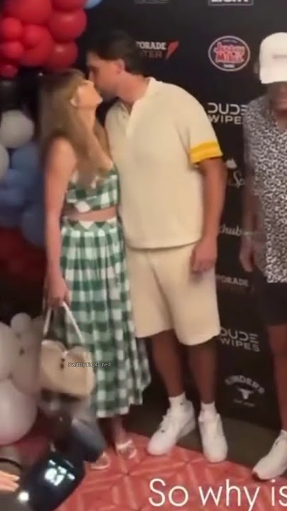 The way Taylor turned just in time to kiss Travis when he went in for a forehead kiss at TEU event..