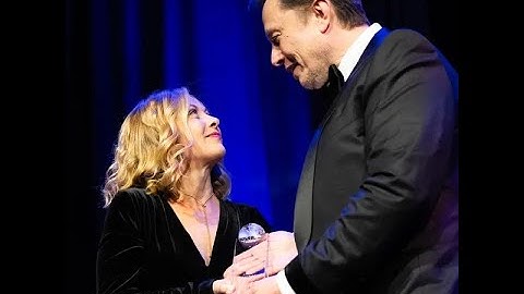 Meloni premiata da Musk: "Sono un leader, non un follower"
