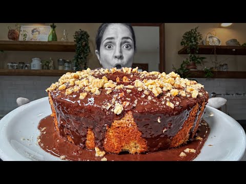 Blanca Cotta 스타일의 클래식 호두 케이크