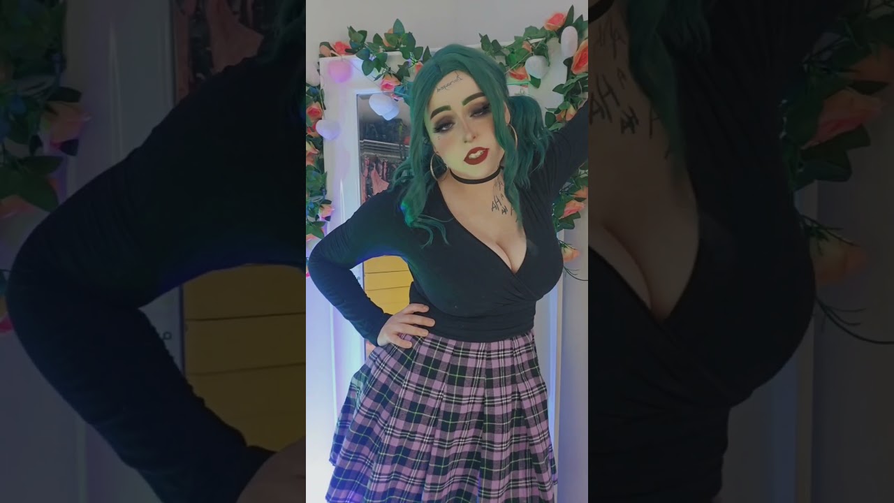 Female Joker Cosplay! 😈