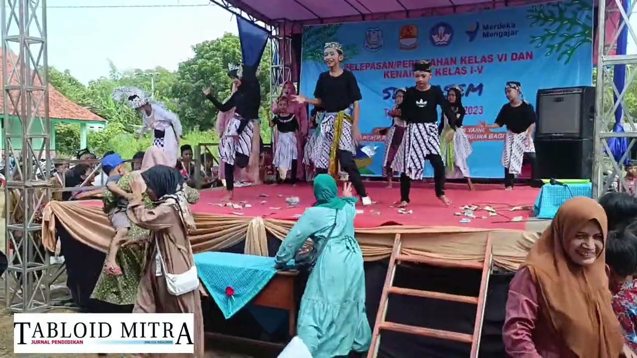 Pelepasan Kelas VI SDN 1 Asem Lemahabang Kabupaten Cirebon diwarnai Saweran Duit