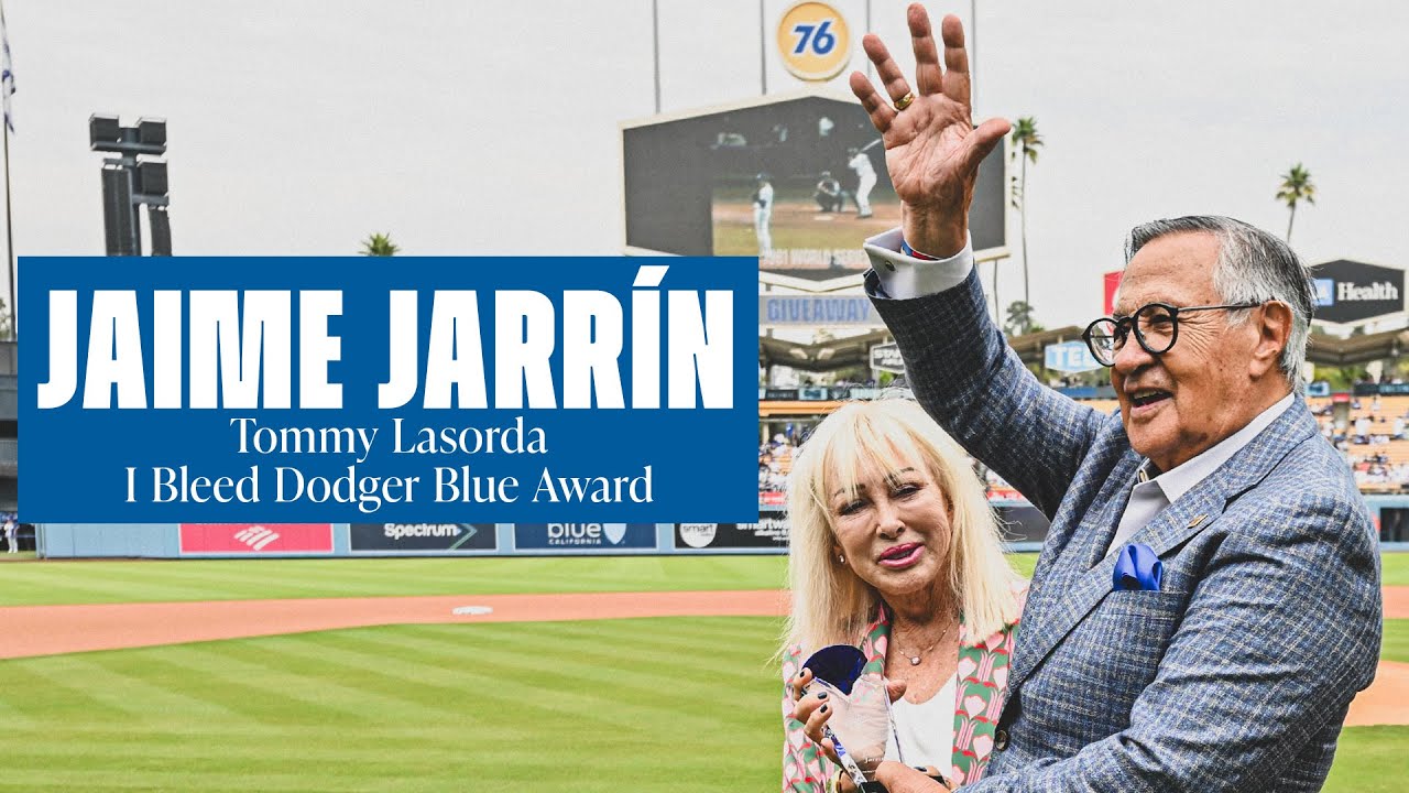 Jaime Jarrín Receives the Tommy Lasorda I Bleed Dodger Blue Award