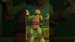 TMNT: Las Tortugas Ninja | Mikey prepara un pizza casera 🍕 | #shorts