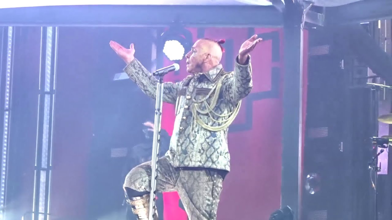 Rammstein - Links 2 3 4 (Live aus Berlin 2019) - YouTube
