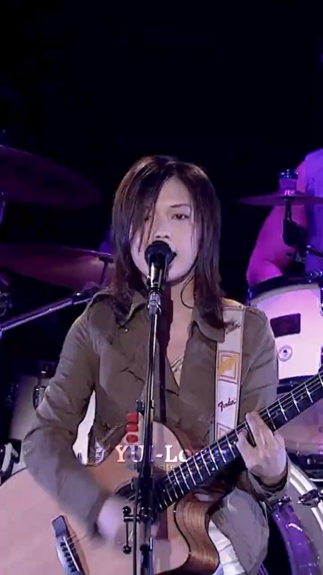 YUI - CHE.R.RY (Live 2007) #2 - YouTube
