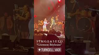Simge Sağın ve Sefo yeni şarkısı Görmem Böylesini aynı sahnede Turkcell Vadi Konseri Resimi