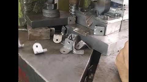 L bracket progressive die