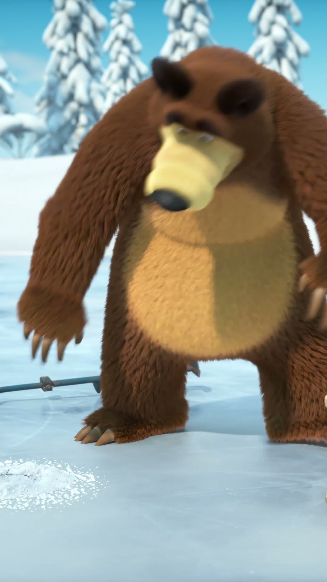 В очікуванні улову ? #Shorts #машатаведмiдь #MashaBearUkr #mashaandthebear #РибальськеЩастя