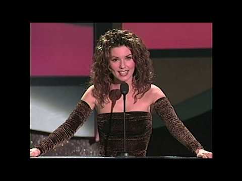 Shania Twain Inducts the Mamas & the Papas into the Rock & Roll Hall of Fame | 1998 Induction