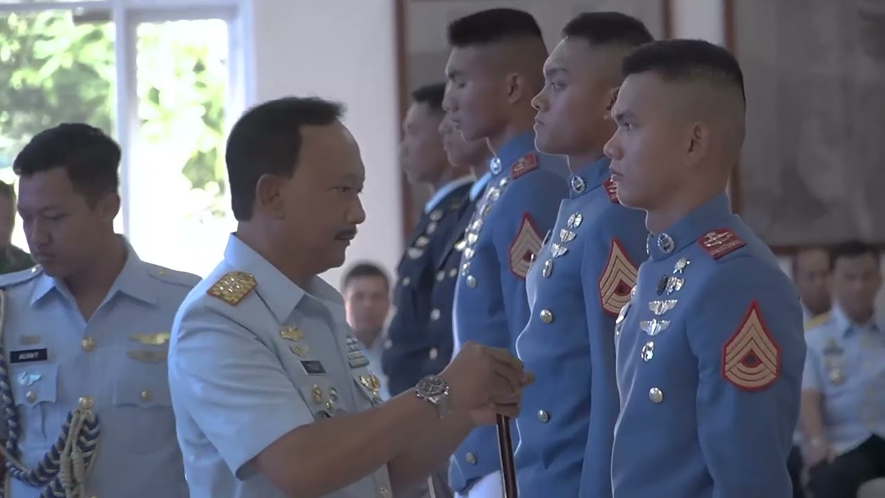 Dankodiklatau Dengan Resmi Tutup dan Buka Pendidikan Sekolah Penerbang di Lanud Adisutjipto