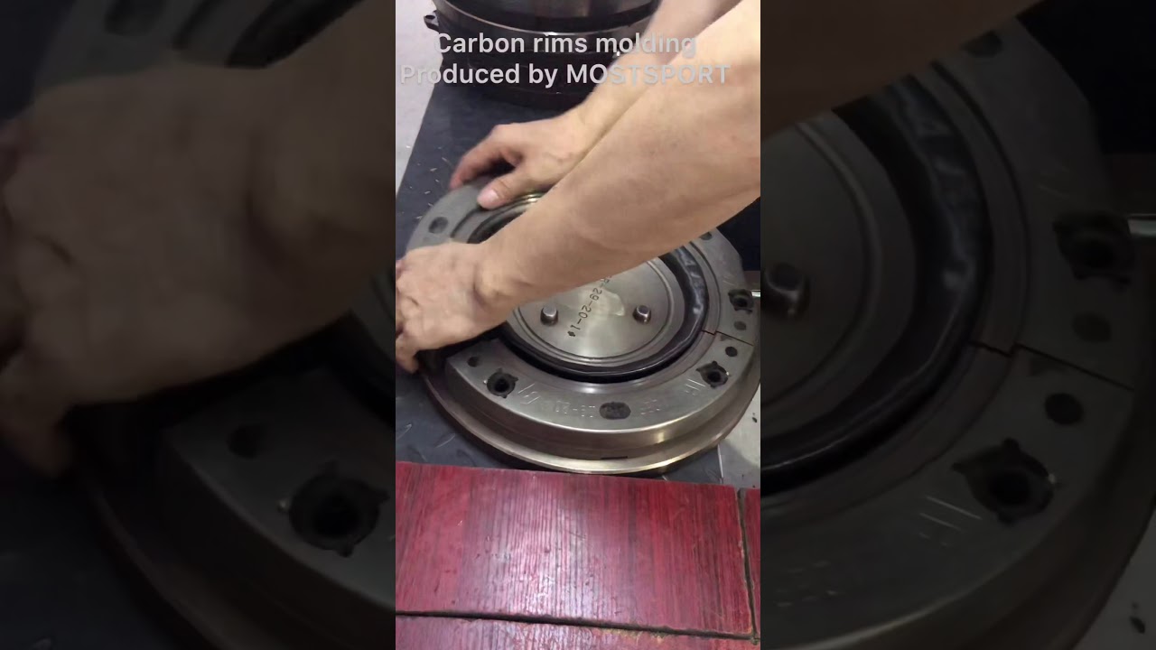 Carbon rims molding by MOSTSPORT