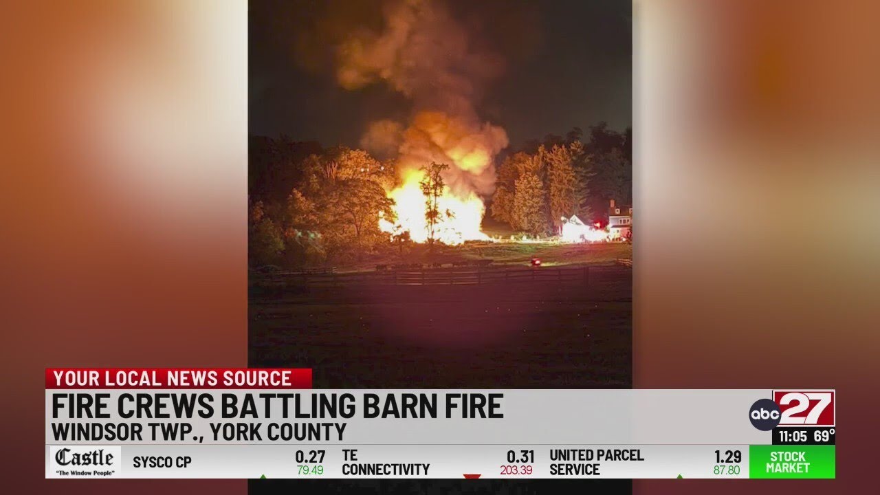Crews battle large barn fire in York County - YouTube