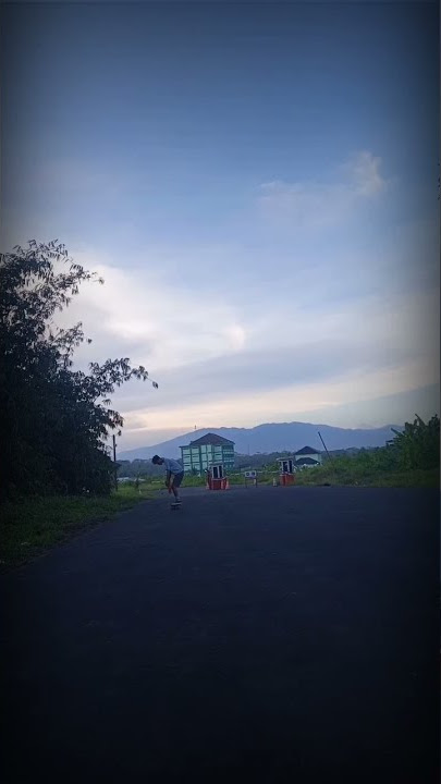 Nyore santai main skate... #storywa #skate