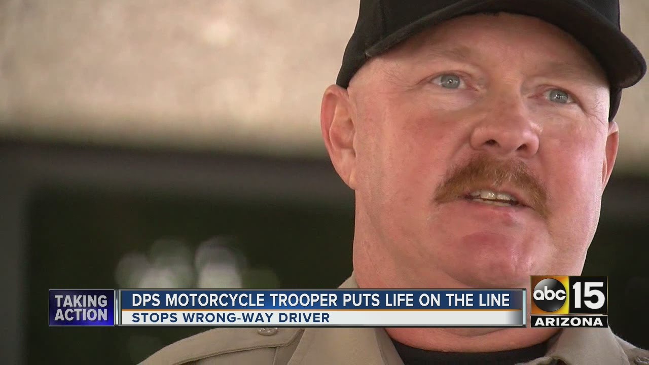 DPS trooper makes heroic move, stops wrong-way driver - YouTube