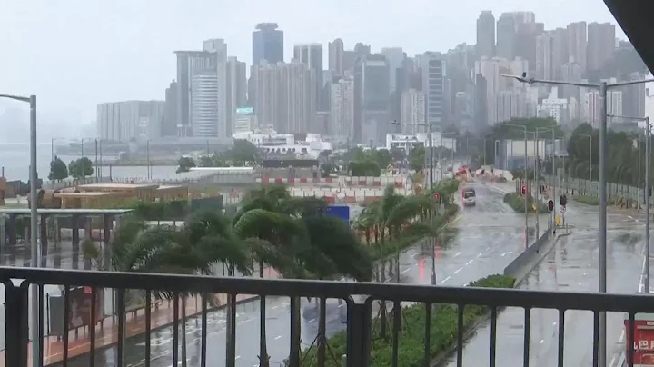 Hong Kong at near standstill as Typhoon Saola approaches - DayDayNews