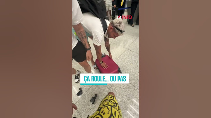 Il enlève les roulettes de sa valise pour payer moins cher !