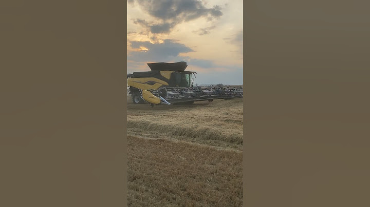 New Holland CR 11 combine 50ft header maldon Essex