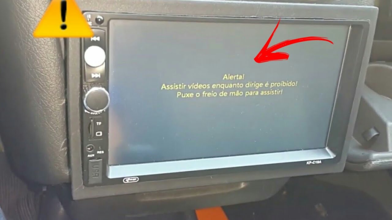 Multimidia com mensagens de proibido assistir em quanto  dirigir