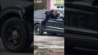 Amazing!!😅The Woman Escapes Police Car Through Window 😳🚔#escape #lawenforcement #bodycam #amazing
