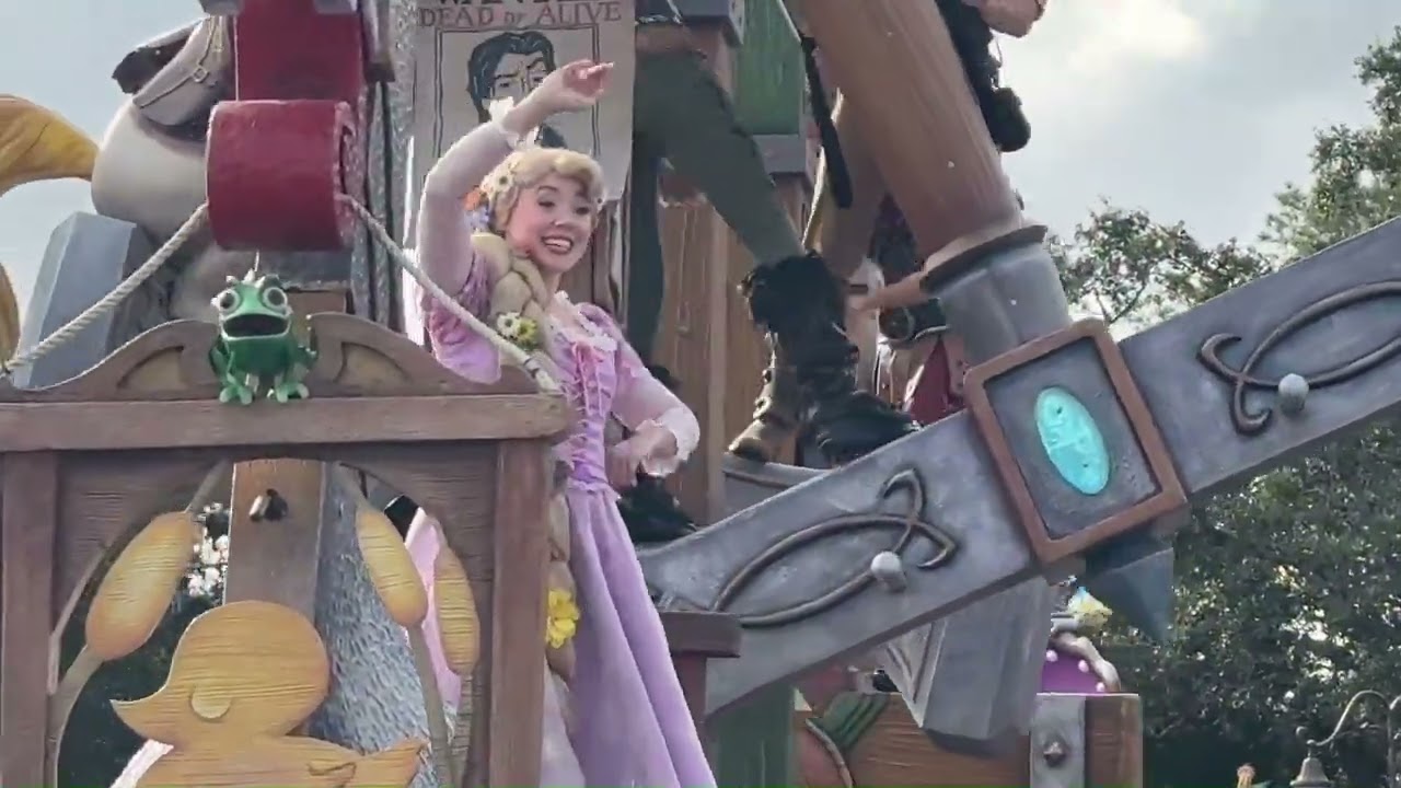 Festival of Fantasy Parade with music and dance 20231228 20240108 WDWDCL 16