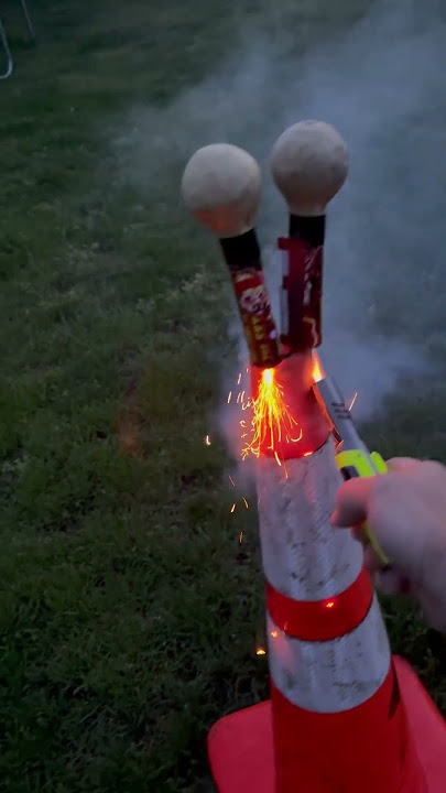 Welcome to the sky rockets 🚀 #color #pyro #fireworks #rocket #pyrotechnica #bangers #4thofjuly