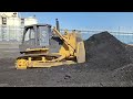 SHANTUI SD32 bulldozer dozing coal