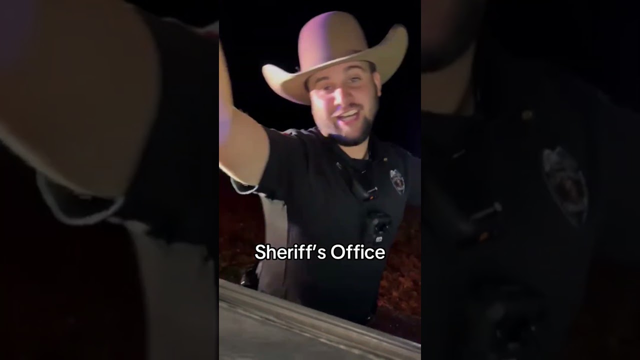 Different police agencies conduct their traffic stops🚔