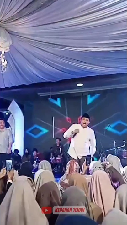 Ribuan Santriwati Goyang Bareng Denny Caknan Dan Ndarboy Genk #dennycaknan #ndarboygenk #shorts