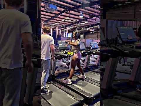 A person accidentally walked in frame (@nataleebarnett_)