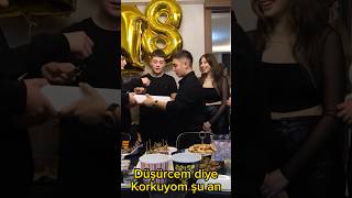 Ai̇lemsi̇z Doğum Günü Parti̇si̇ 18 Yaşina Gi̇rdi̇m Kuzey Yanık Youtube Kımızda Yayında
