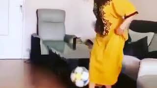 بنتي مشات تلعب تيتيز و الحجر صحي رقص مغربي على فن بلدي افضل لاعبة كرة قدم 