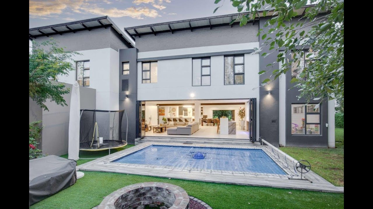 Stunning designer home For Sale in Copperleaf Golf Estate, Centurion
