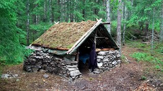 Building a Small Stone House in the Woods - Dry Stone Walling - Day 23-25
