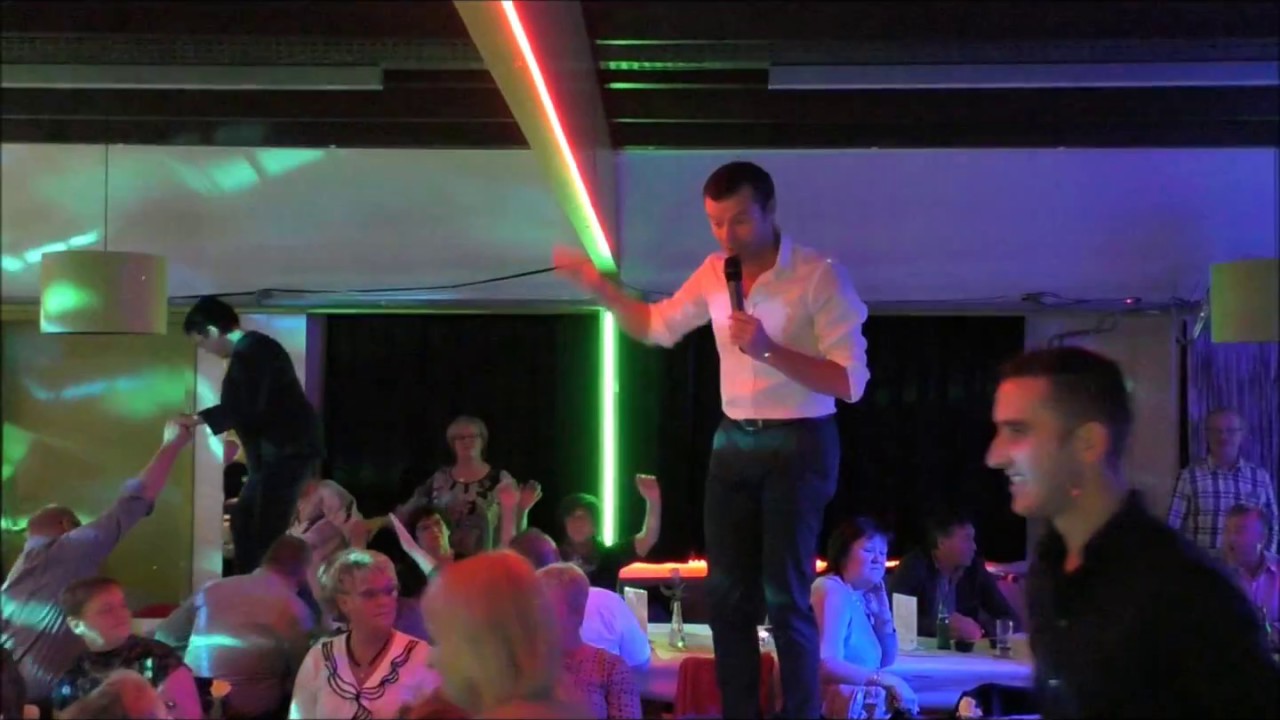 Filip D'haeze in het kleine café aan de haven @ Asper 5 11 2016