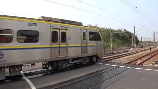 3227次區間車通過林內路平交道