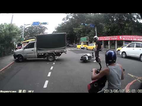 20130617 北投學園路 機車.小貨卡車禍