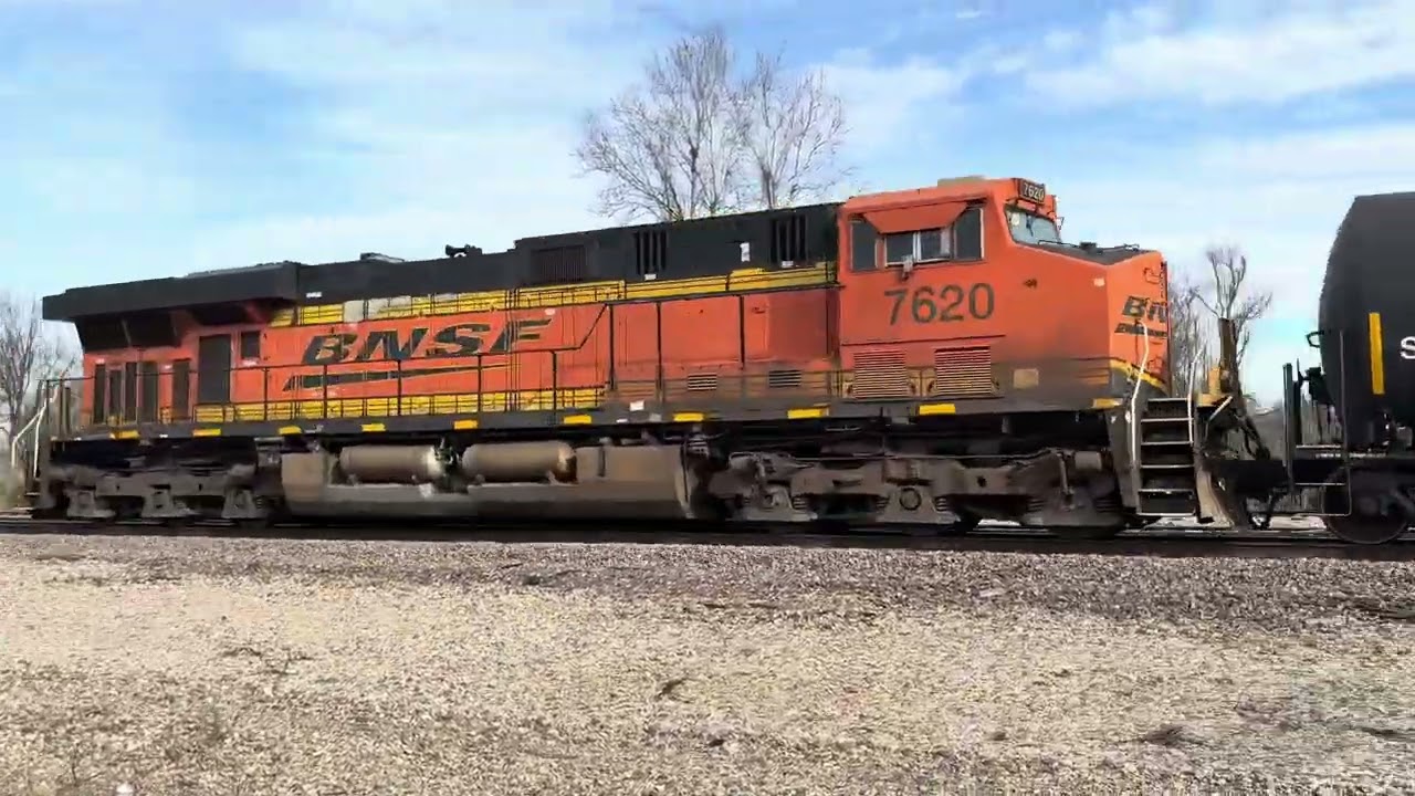 1-12-2026 Some Nice BNSF River Sub Trains