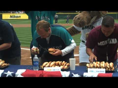 Mariners media hot dog-eating contest
