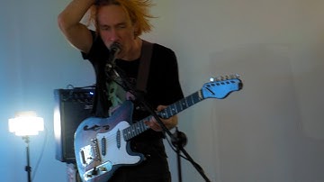 sinks - born to pay (Resistor Sound Session) #resistorsoundsessions