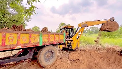 JCB 3dx 🚜Working In Deep mud 🥵 // Massey Ferguson 7250 di 🔥Tractor Over looking #jcb #mahindra
