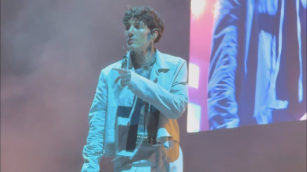 Wonderwall - Bring Me the Horizon cover Oasis (Vertical Video) in Houston TX 9/26/2025