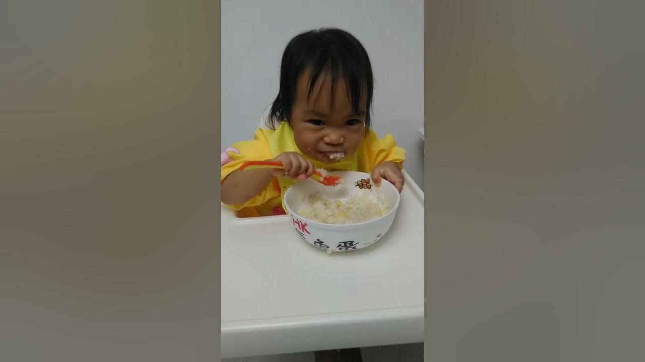 Ioiioi was 14 months and she knew how to eat on her own with a spoon