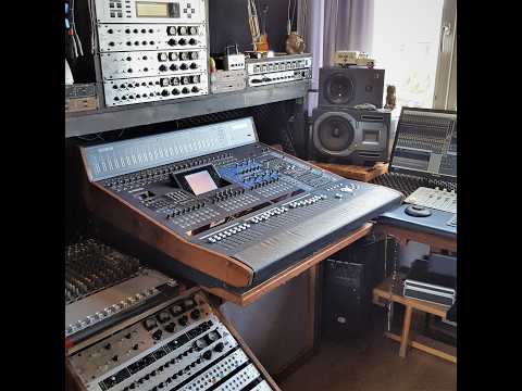 YAMAHA DM 2000 - AUX - OMNI OUT