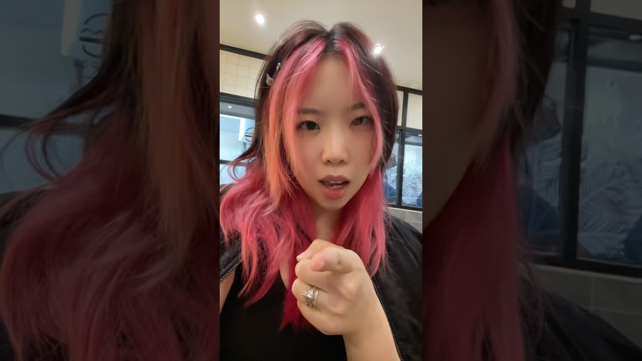 usually a no hair accessory girlie but I’m kinda digging the bobby pin look #onlinepersona #digicore auf YouTube ansehen usually a no hair accessory girlie but I’m kinda digging the bobby pin look #onlinepersona #digicore auf YouTube ansehen