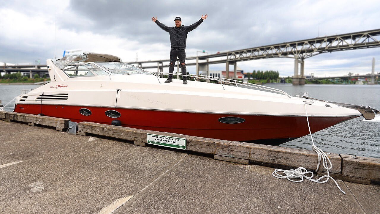 I bought a 30yr old ITALIAN YACHT and im going to Fix it Up!