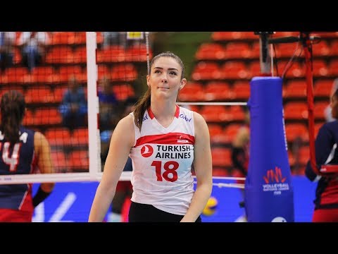 Beautiful and Talented Volleyball Player | Zehra Gunes (HD)