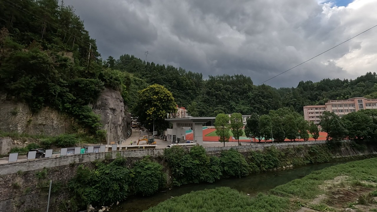 China, cycling. Qianjiang District. 08.2025