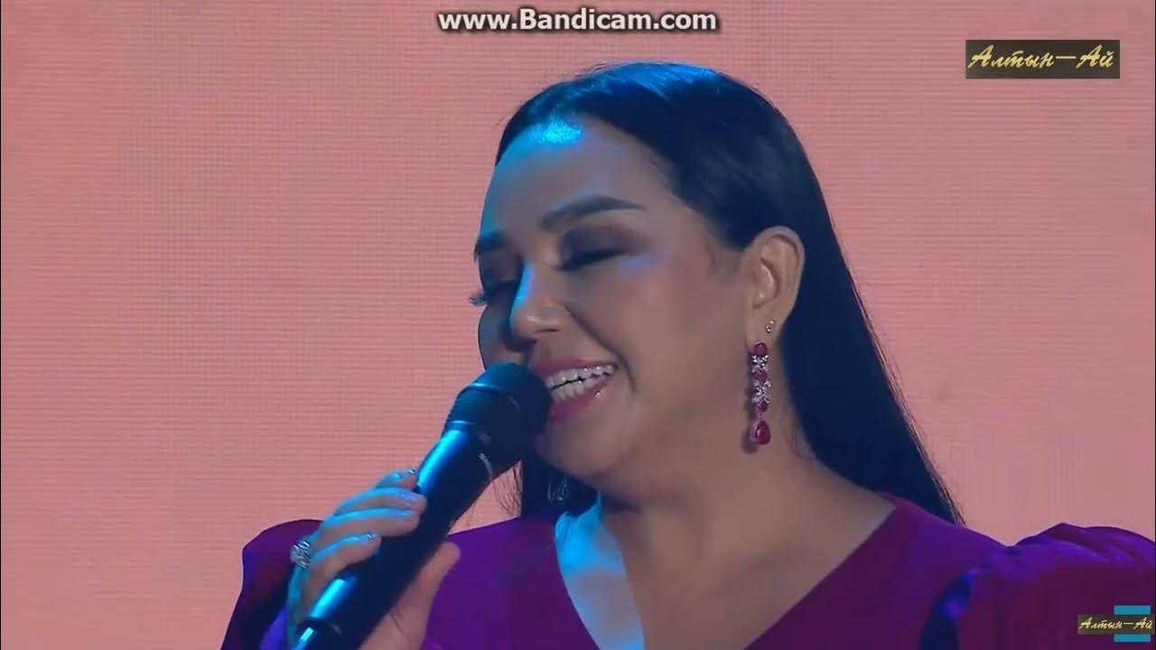 Анал құйрығы бар қыздардың бейнелері